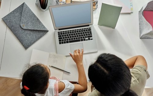 Relația părinților cu tehnologia, tipar în educația copiilor