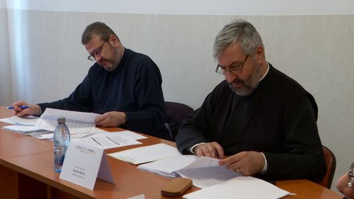 Evaluarea compoziţiilor înscrise la Festivalul‑concurs „Lăudaţi pe Domnul”