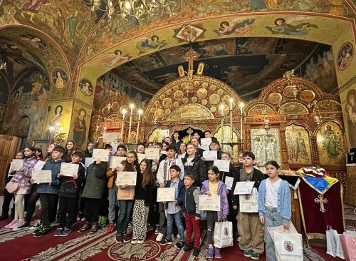 Premierea concursului „Port în suflet sărbătoare” în Biserica Parcul Călăraşi