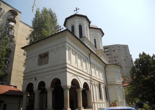 Locul unde dragostea nu cade niciodată şi se bucură de adevăr