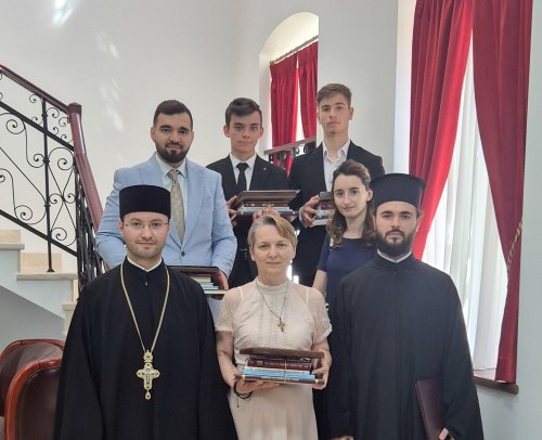 Premierea câștigătorilor unui concurs eparhial de eseuri și lucrări științifice